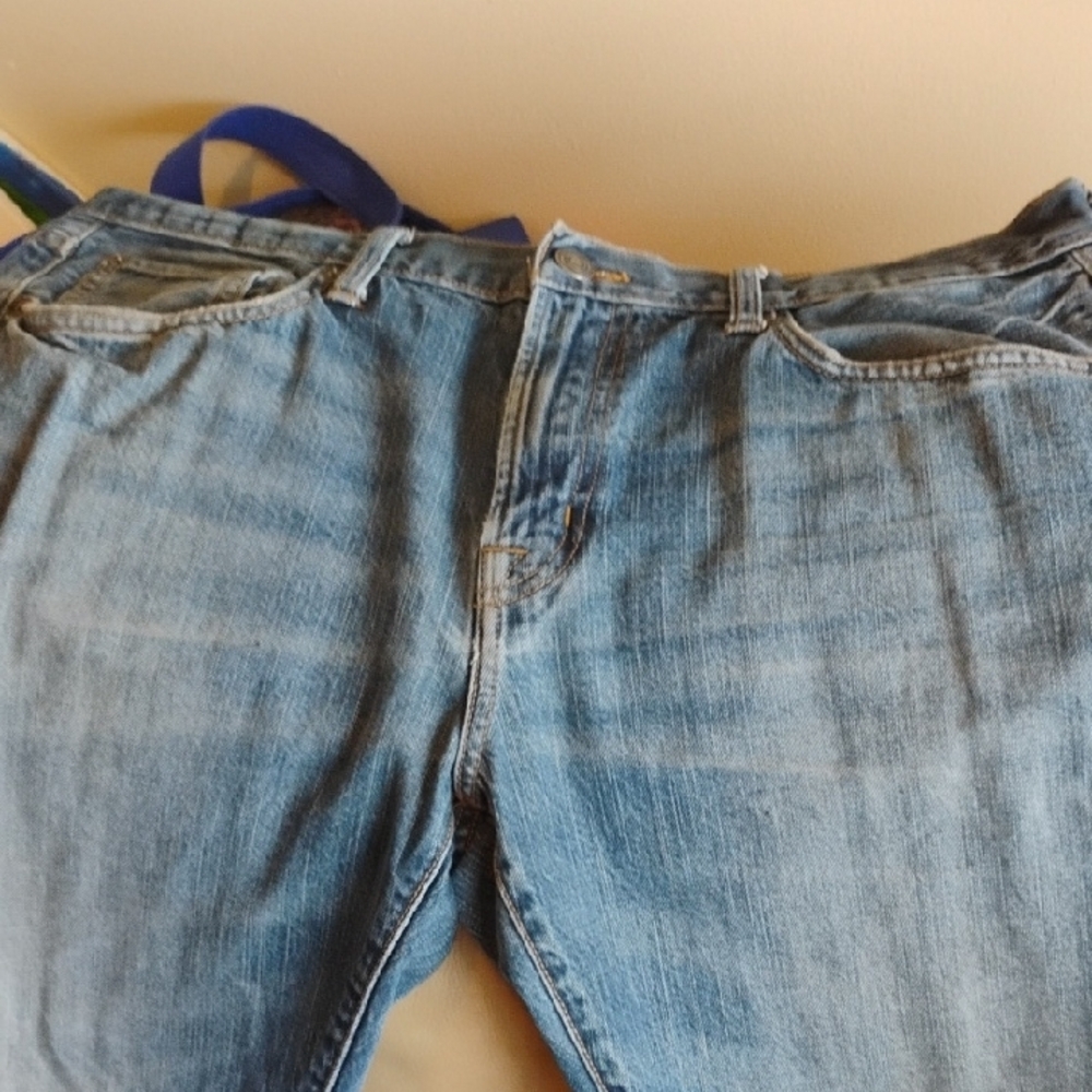 American Eagle Outfitters Blue Relaxed Jeans with Classic Denim Texture